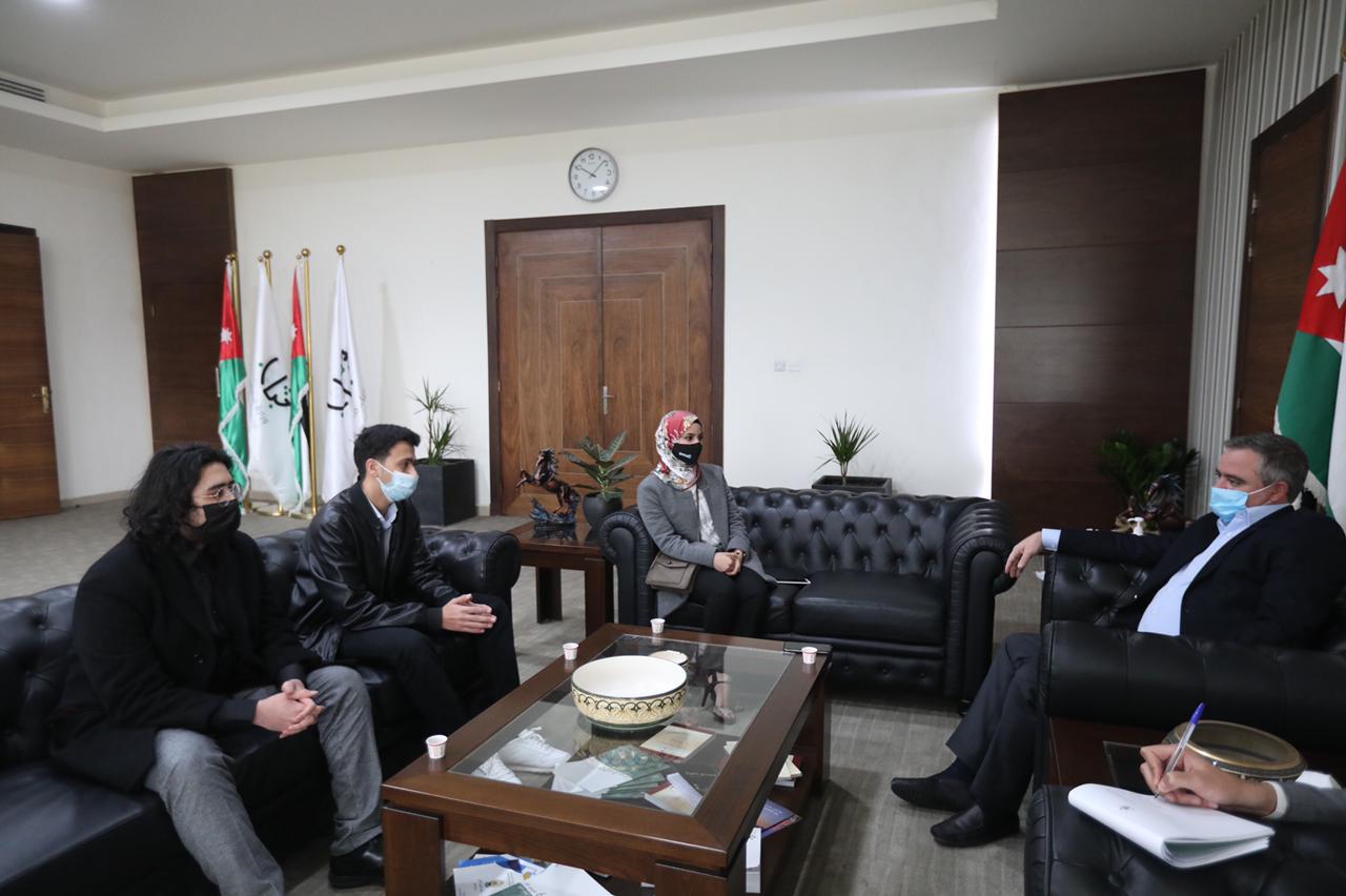 النابلسي يلتقي فريق شبابي أردني فاز