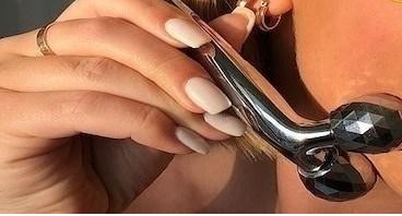 أداة ثورية لشد الوجه خلال 10