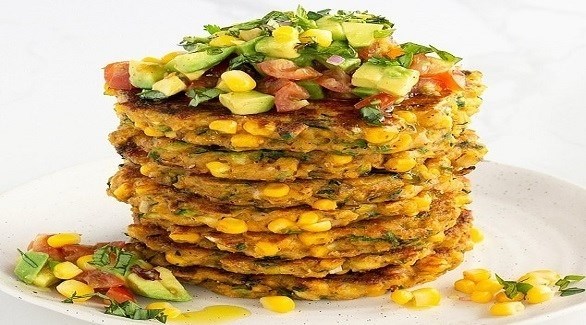 خبيرة تشارك وصفة فطائر الذرة والكوسا