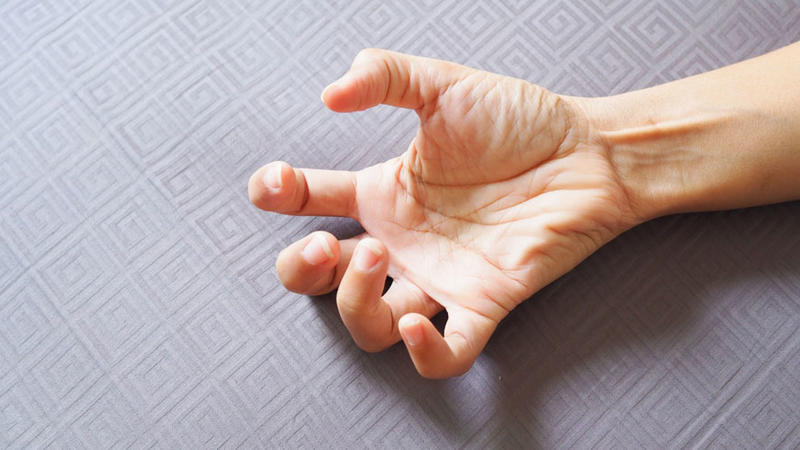 أسباب وأعراض نوبات الصرع وكيفية التعامل