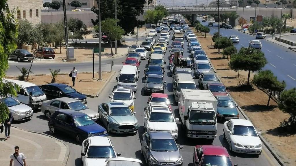 حركة احتجاج عارمة على طريق المطار