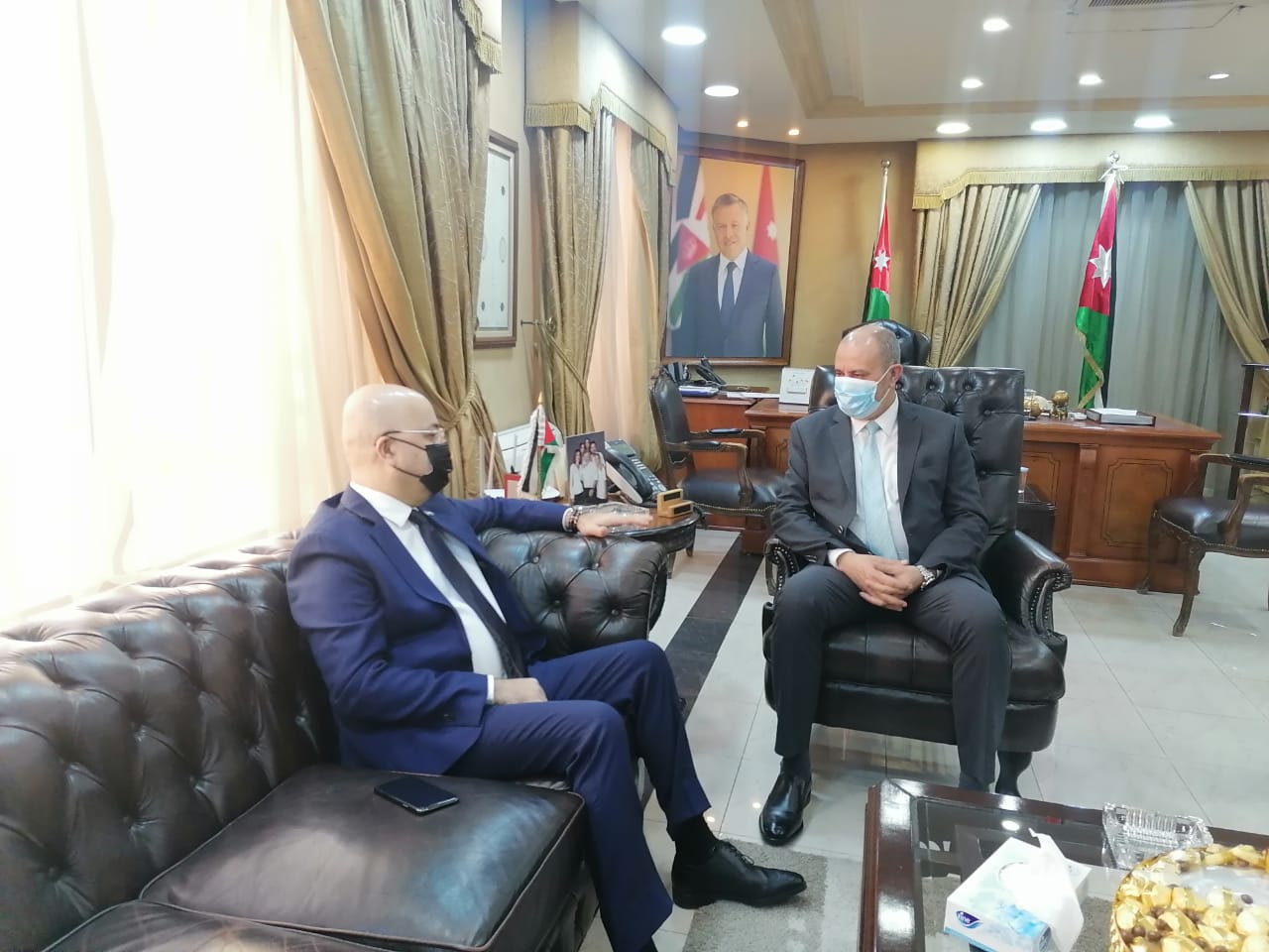 وزير العمل يلتقي السفير العراقي.. ماذا