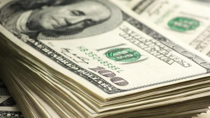 الدولار يتعافى من أدنى مستوياته في