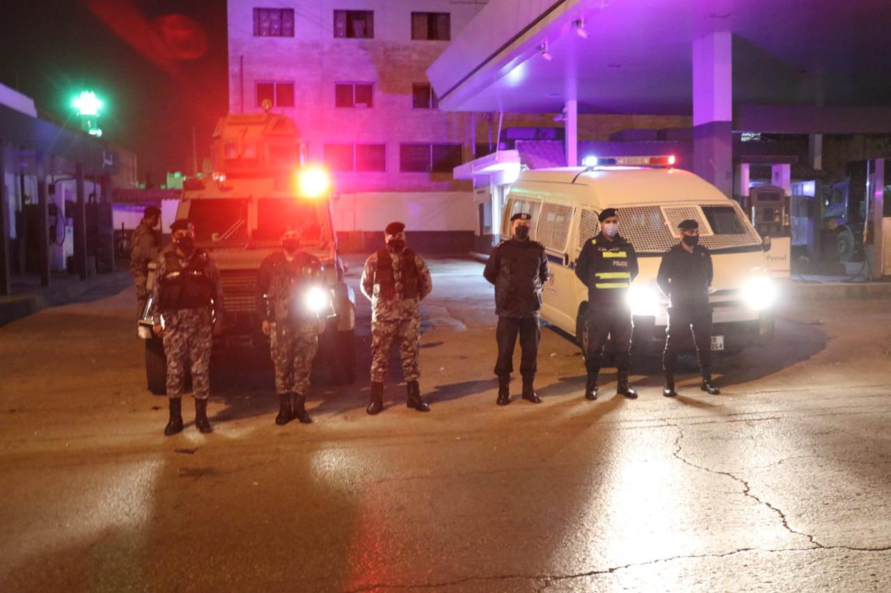 نشامى الأمن العام خلال الحظر.. عيون