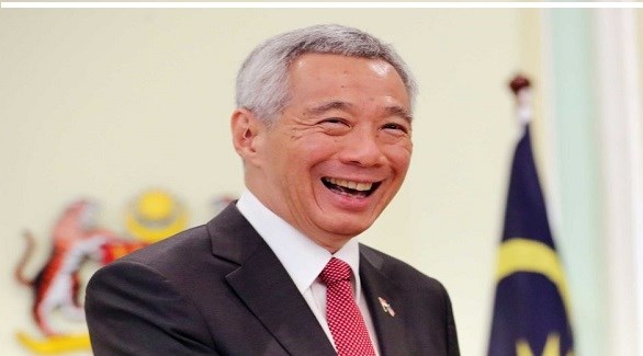 مجهولون يستغلون رئيس وزراء سنغافورة في