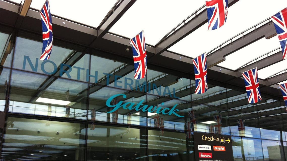 بريطانيا تحظر دخول المسافرين القادمين من