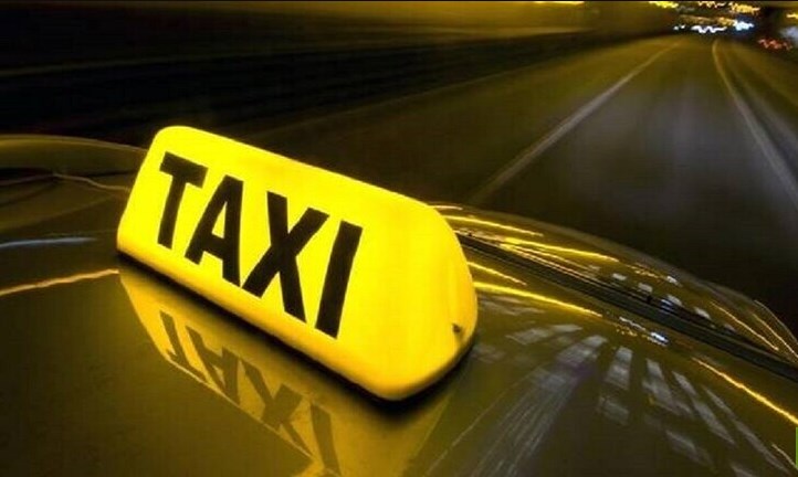 السماح للتكسي والسرفيس بالتوصيل أثناء الحظر