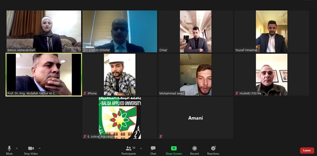 رئيس جامعة البلقاء التطبيقية يكرم طلبة