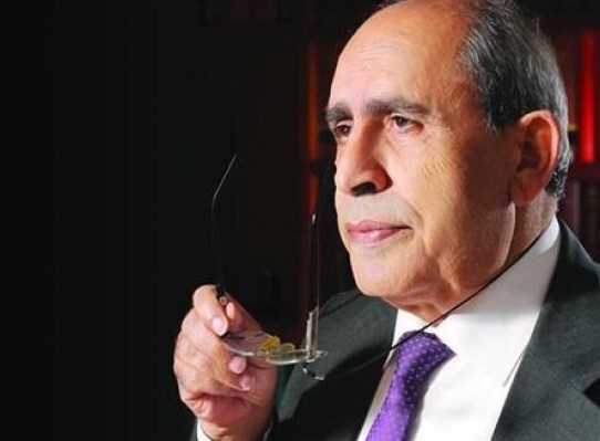 رحيل آخر شعراء الثورة الفلسطينية المفكر