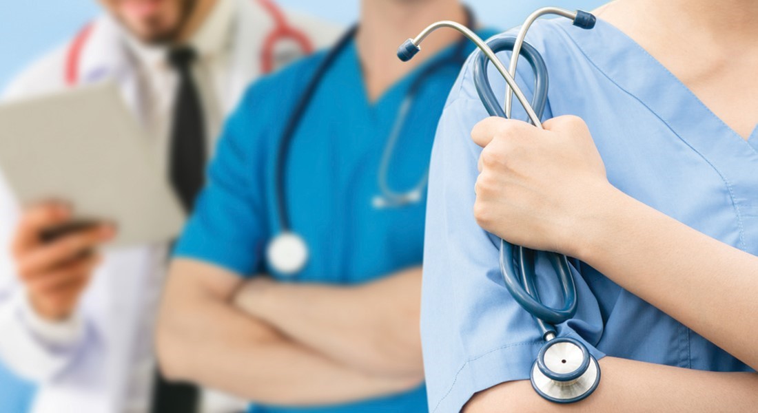 مكافآت لأطباء وصيادلة وأطباء أسنان (أسماء)