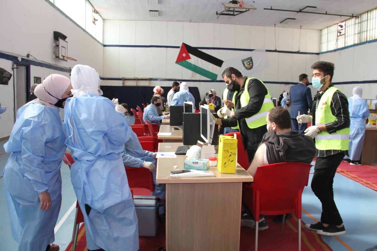 حملة تطعيم لأهالي محافظة البلقاء تنفذها