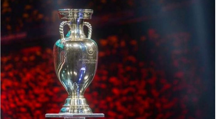 الحكومة الإيطالية تسمح بالحضور الجماهيري في