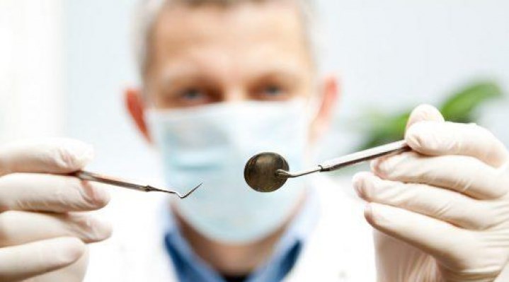 إلزام مراجعي عيادات طب الأسنان بفحص