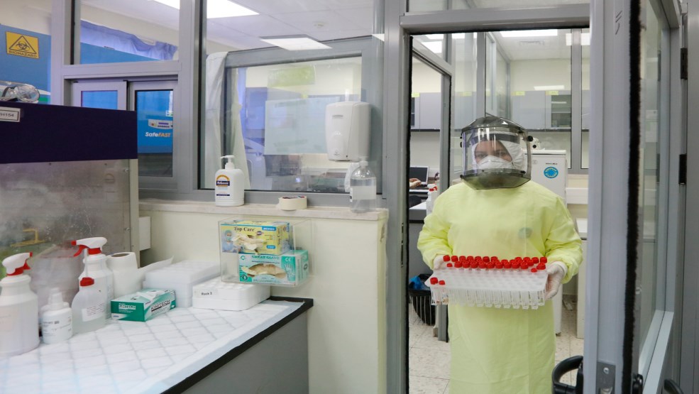 33 وفاة و2418 إصابة جديدة بالفيروس