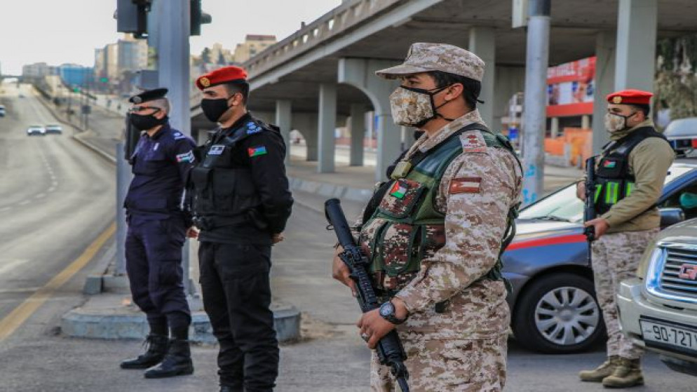 القوات المسلحة تنتشر على مداخل ومخارج