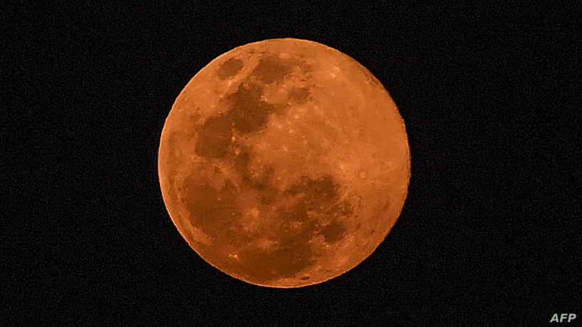 القمر الوردي سيظهر قبل نهاية أبريل