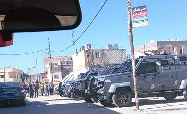 مجهولون يحرقون منزلا ومركبة ويطلقون النار