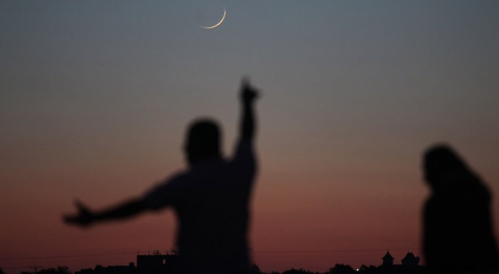 السعودية تعلن رؤية هلال شهر رمضان