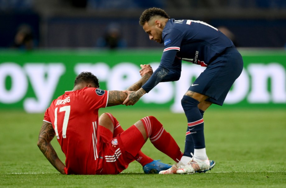 باريس يسقط «البطل» ويرافق تشيلسي لنصف