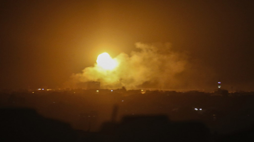 إصابتان في تجدد لقصف جيش الاحتلال