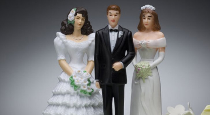 جابلها ضرّة.. مصرية تطالب إمام مسجد