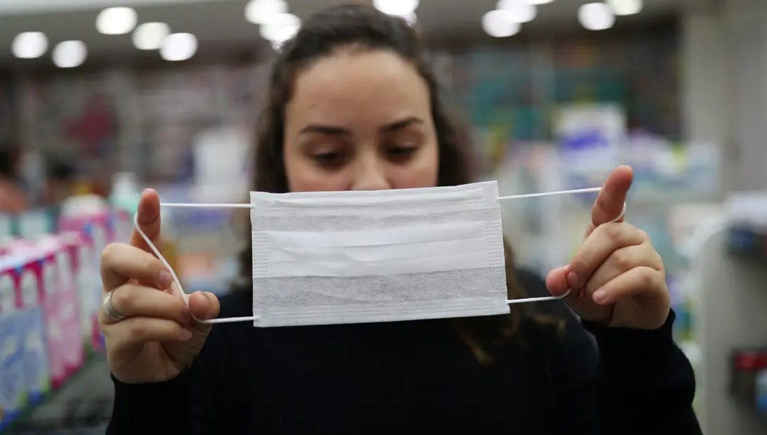 تعرض امرأة للضرب في حافلة للركاب