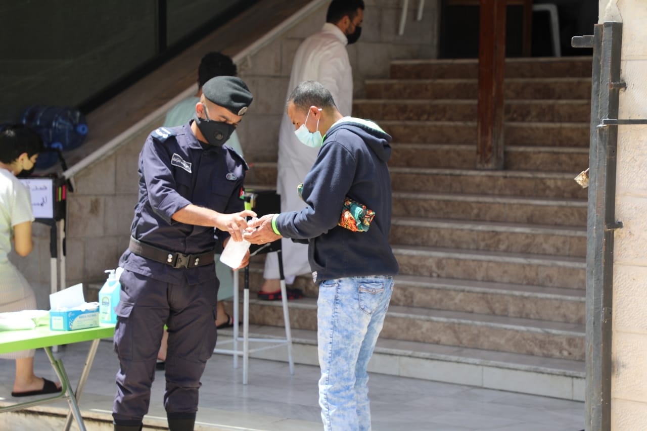 الأمن لمصلي الجمعة: كنتم قدوة في