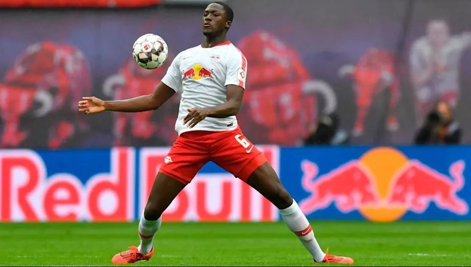 ليفربول يتعاقد مع مدافع فرنسي لحل