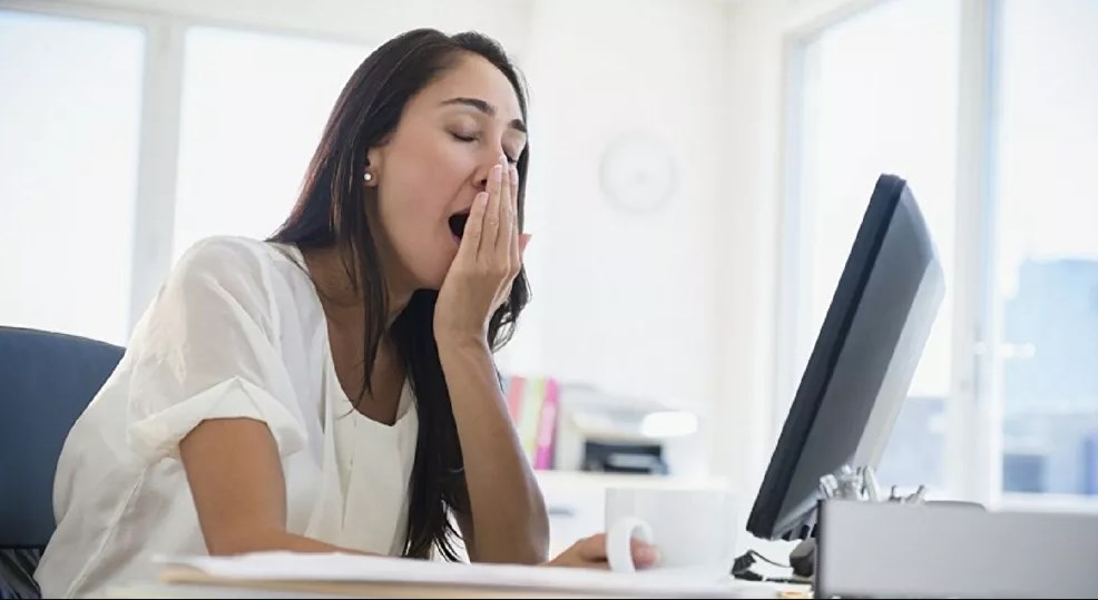 طبيبة روسية: قد يكون التثاؤب المتكرر