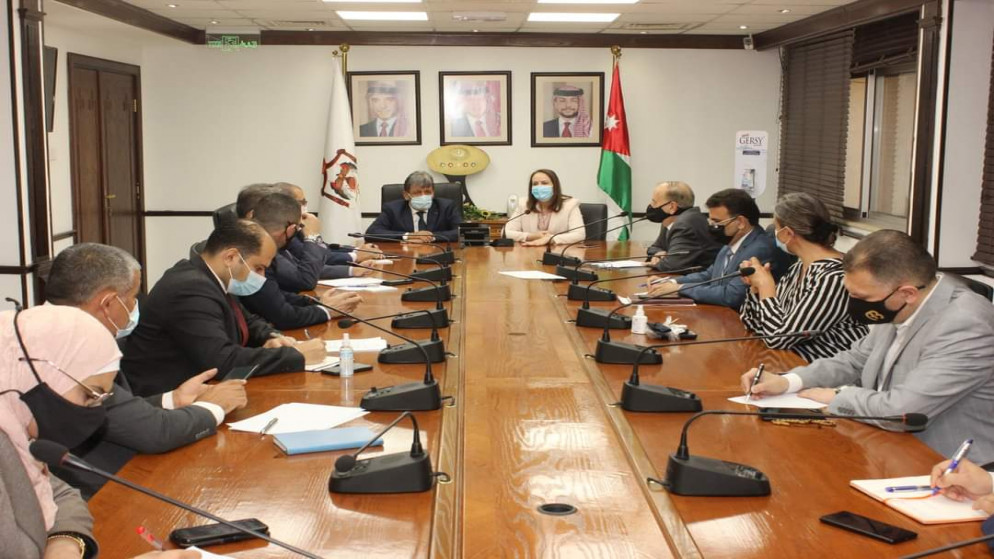 اجتماع في وزارة الصناعة والتجارة لمناقشة