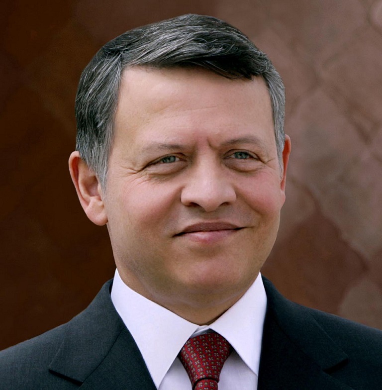 الملك يتبرع بتجديد فرش المسجد القبلي