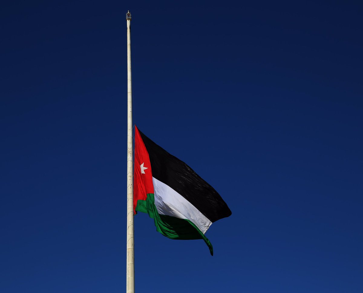 الديوان الملكي يعلن تنكيس العلم حدادا