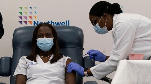 220 مليون أميركي تلقوا اللقاح في