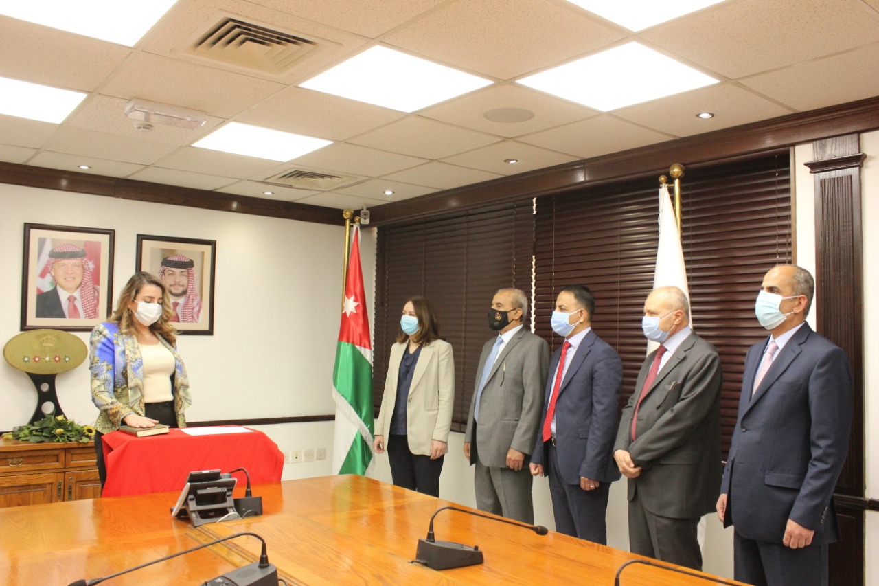 ترخيص الدفعة الأولى من وكلاء الإعسار