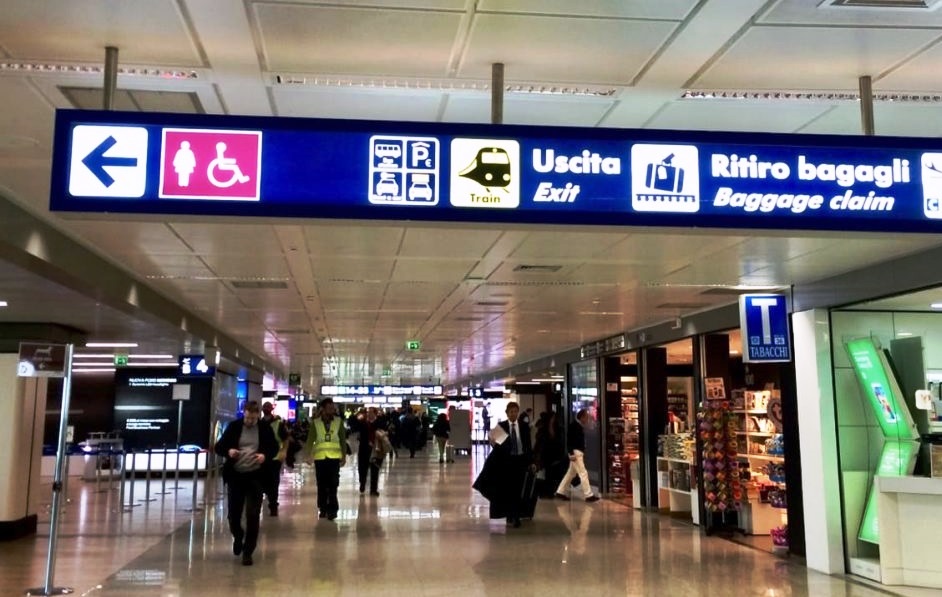 إيطاليا تمدد الحجر الصحي على القادمين