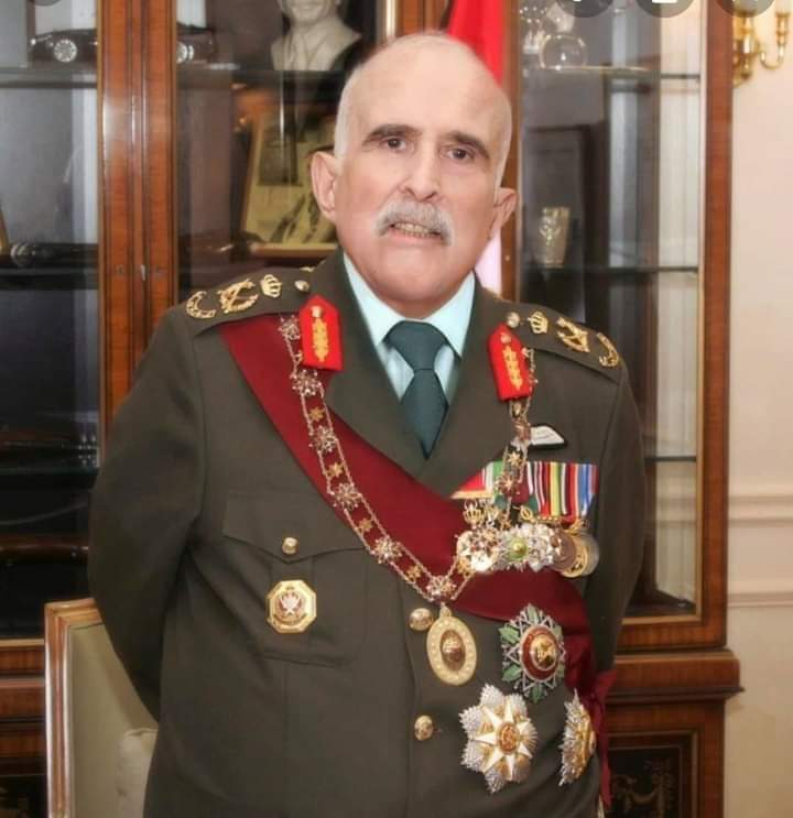 أسرة جامعة عمان الاهلية تنعى الأمير