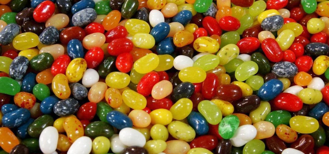 أطفال يلتهمون «حلوى الحشيش».. وهذه هي