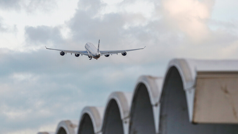 الكويت.. منع المواطنين من السفر اعتبارا