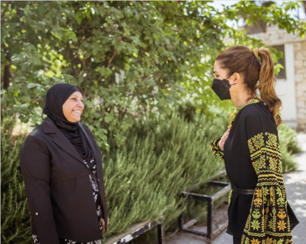 الملكة رانيا تلتقي أصحاب المشاريع الصغيرة