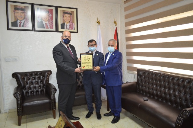 عمان الأهلية تتسلم شهادات ضمان الجودة