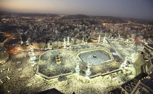 8203 8203إعتماد 4 أئمة لصلاة التراويح