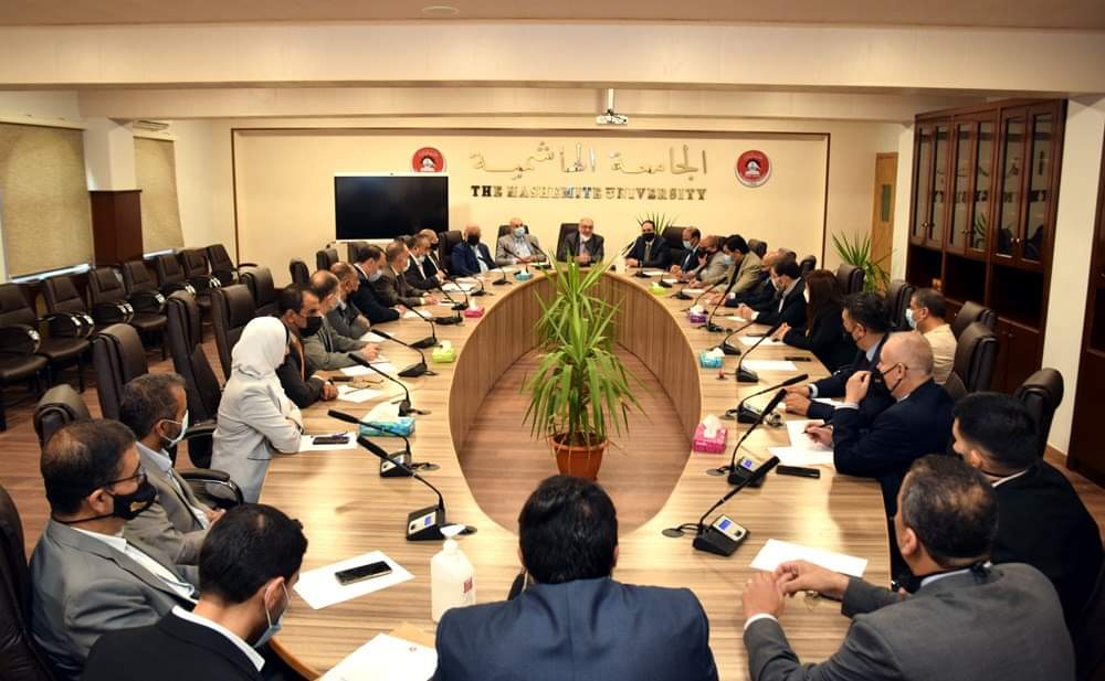 رئيس الجامعة الهاشمية يلتقي المديرين بالجامعة