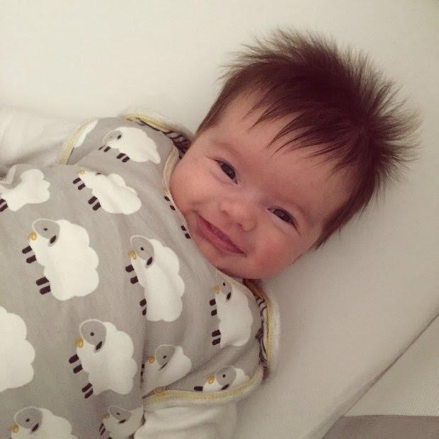 بالفيديو: طفلة تقول لوالدتها أحبّك وهي