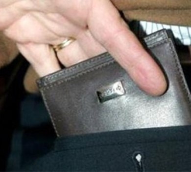 نشالتان في أسواق مادبا