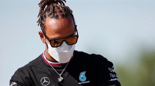 هاميلتون يحقق مركز أول المنطلقين للمرة