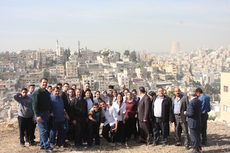 حملة نظافة للمقبرة المسيحية في حي