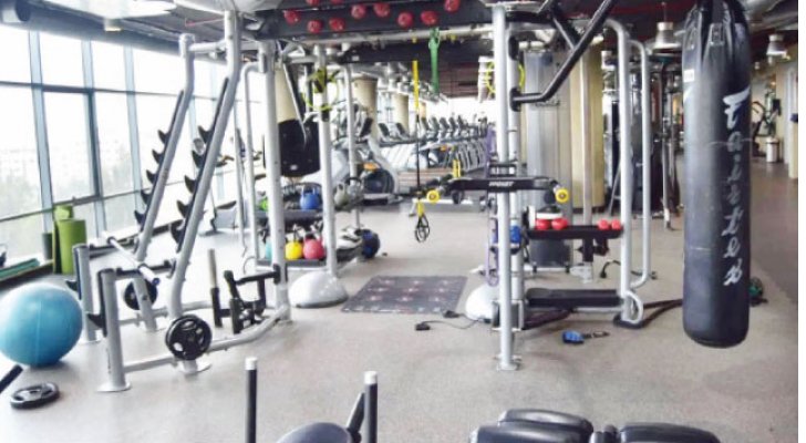 الضائقة المالية والإغلاق.. هاجسان يلازمان أصحاب