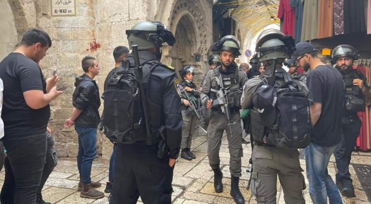 حماس: ما يجري في الأقصى مجزرة