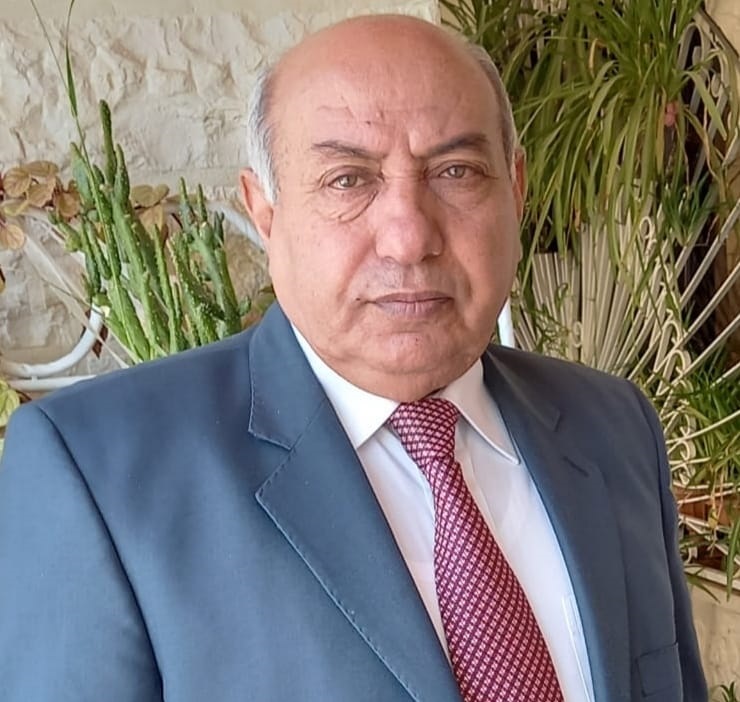 الباشا الرقاد.. يحاضر في طلبة مادة