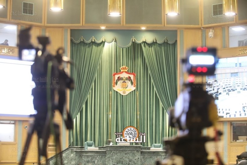 مذكرة نيابية تطالب الحكومة بقطع العلاقات